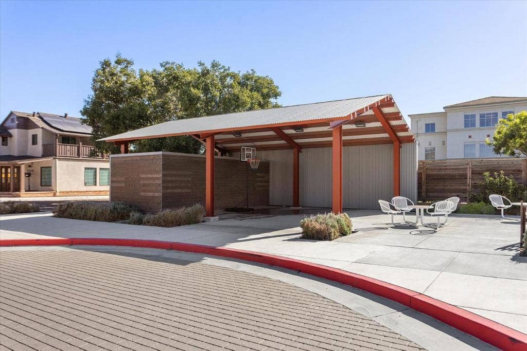 16319 Hamsher Court, Los Gatos, CA 95032 16319 Hamsher Court, Los Gatos, CA 95032