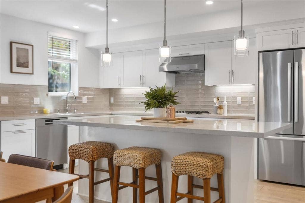 16319 Hamsher Court, Los Gatos, CA 95032 16319 Hamsher Court, Los Gatos, CA 95032