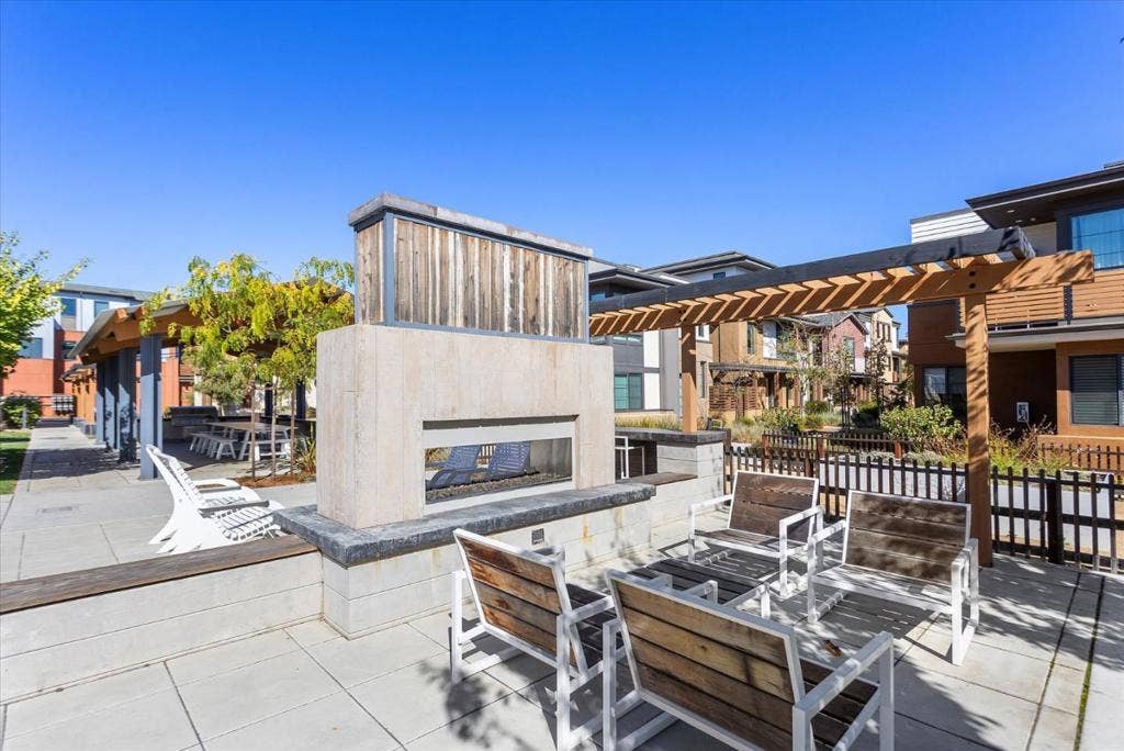 16319 Hamsher Court, Los Gatos, CA 95032 16319 Hamsher Court, Los Gatos, CA 95032