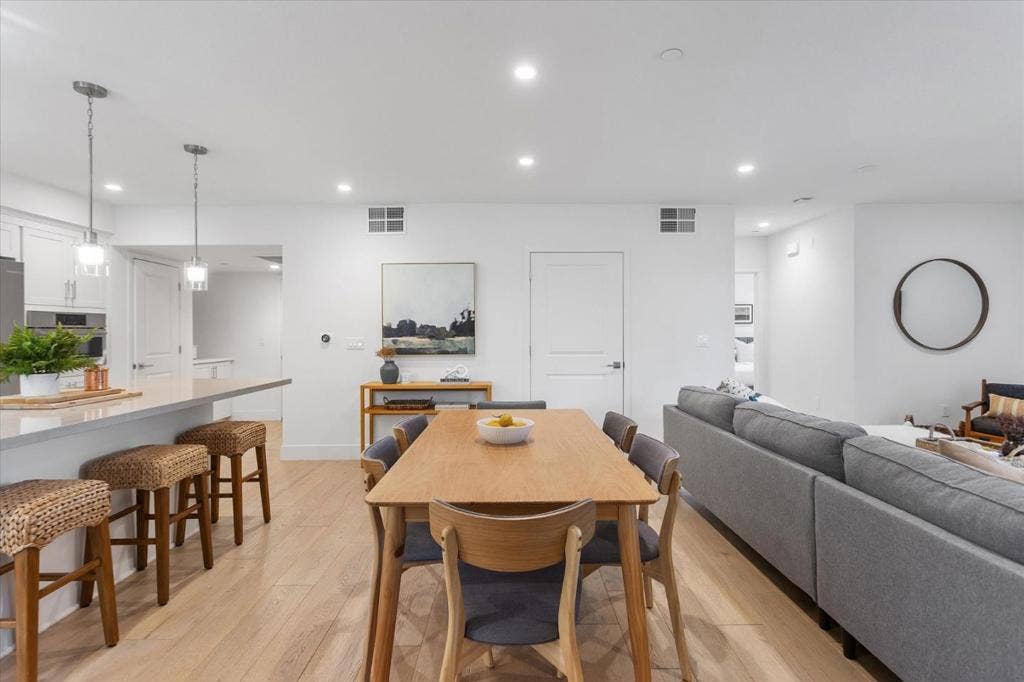 16319 Hamsher Court, Los Gatos, CA 95032 16319 Hamsher Court, Los Gatos, CA 95032