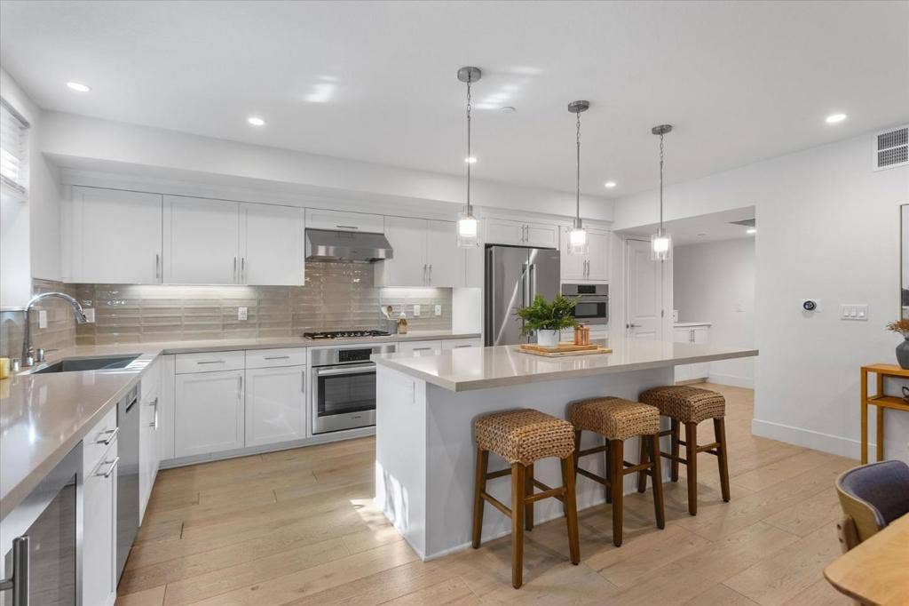 16319 Hamsher Court, Los Gatos, CA 95032 16319 Hamsher Court, Los Gatos, CA 95032