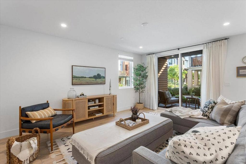 16319 Hamsher Court, Los Gatos, CA 95032 16319 Hamsher Court, Los Gatos, CA 95032