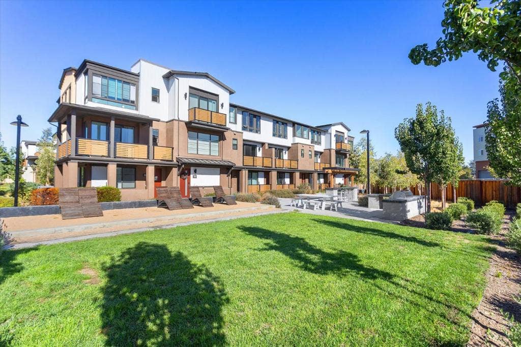 16319 Hamsher Court, Los Gatos, CA 95032 16319 Hamsher Court, Los Gatos, CA 95032