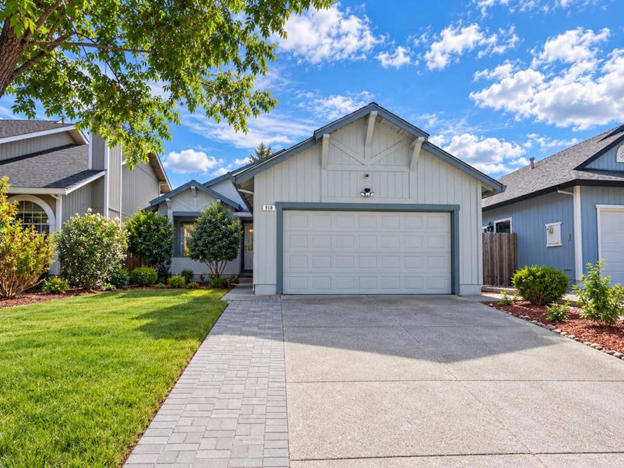 Property photo for 918 Pulteney Place, Windsor, CA