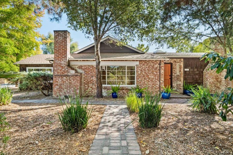 Property photo for 1055 Los Robles Avenue, Palo Alto, CA