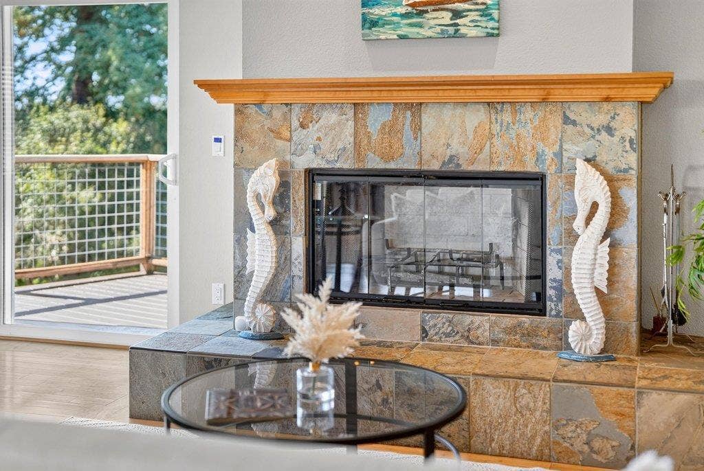 110 Mattison Court, Aptos, CA 95003 Wood burning fireplace in living room