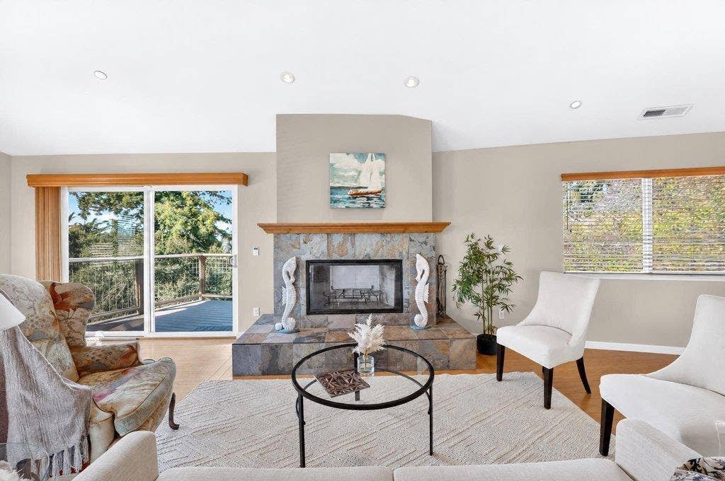110 Mattison Court, Aptos, CA 95003 Living room with sliding door to the deck.