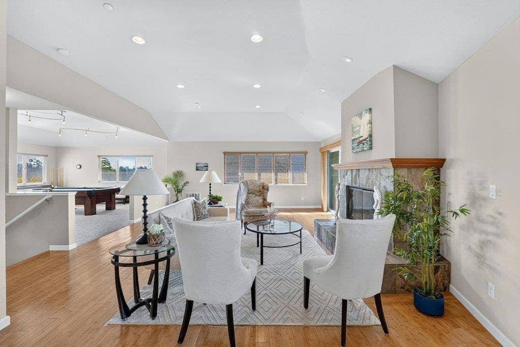 110 Mattison Court, Aptos, CA 95003 Living room with adjacent game/music room