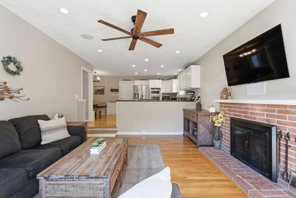 6122 Banner Court, San Jose, CA 95123
