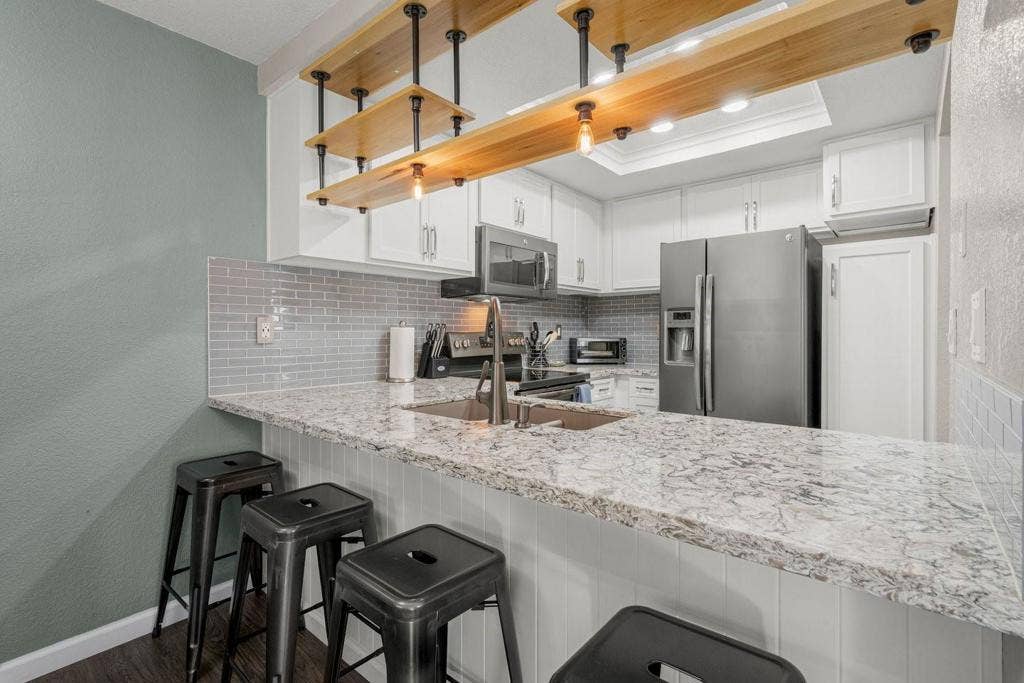 966 Apricot Avenue, Campbell, CA 95008