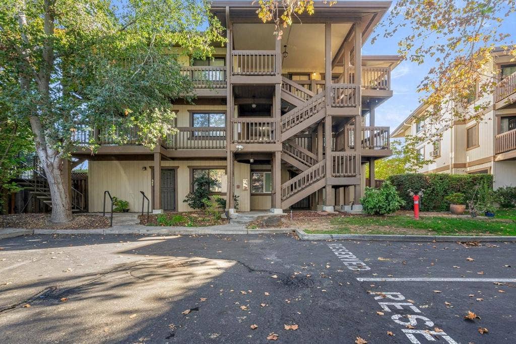 966 Apricot Avenue, Campbell, CA 95008