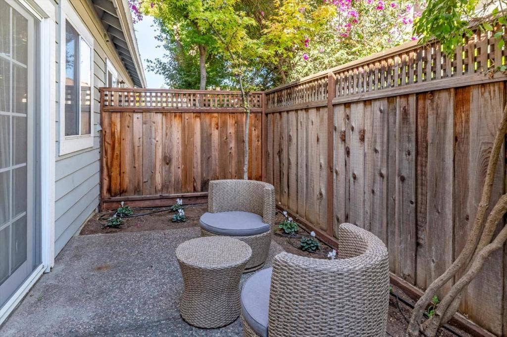 527 Tyndall Street, Los Altos, CA 94022