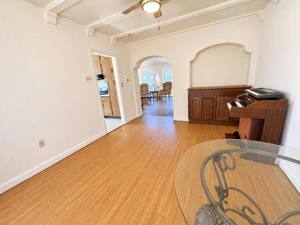 1126 Hollyburne Avenue, Menlo Park, CA 94025 1126 Hollyburne Avenue, Menlo Park, CA 94025