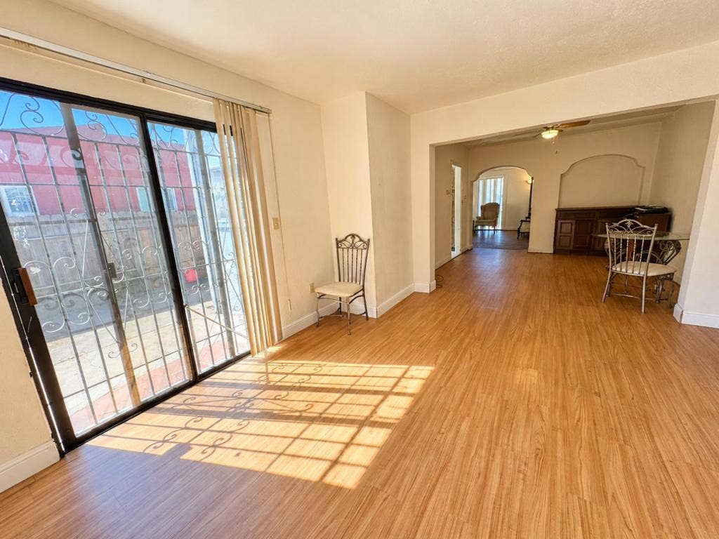 1126 Hollyburne Avenue, Menlo Park, CA 94025 1126 Hollyburne Avenue, Menlo Park, CA 94025