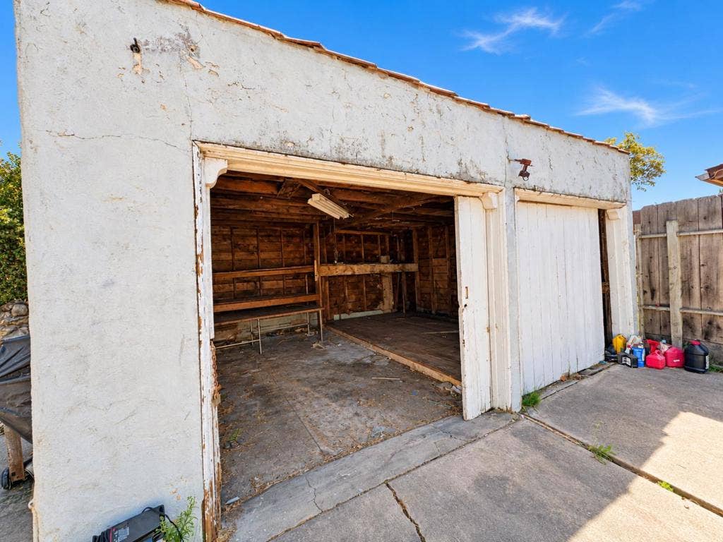 1126 Hollyburne Avenue, Menlo Park, CA 94025 1126 Hollyburne Avenue, Menlo Park, CA 94025