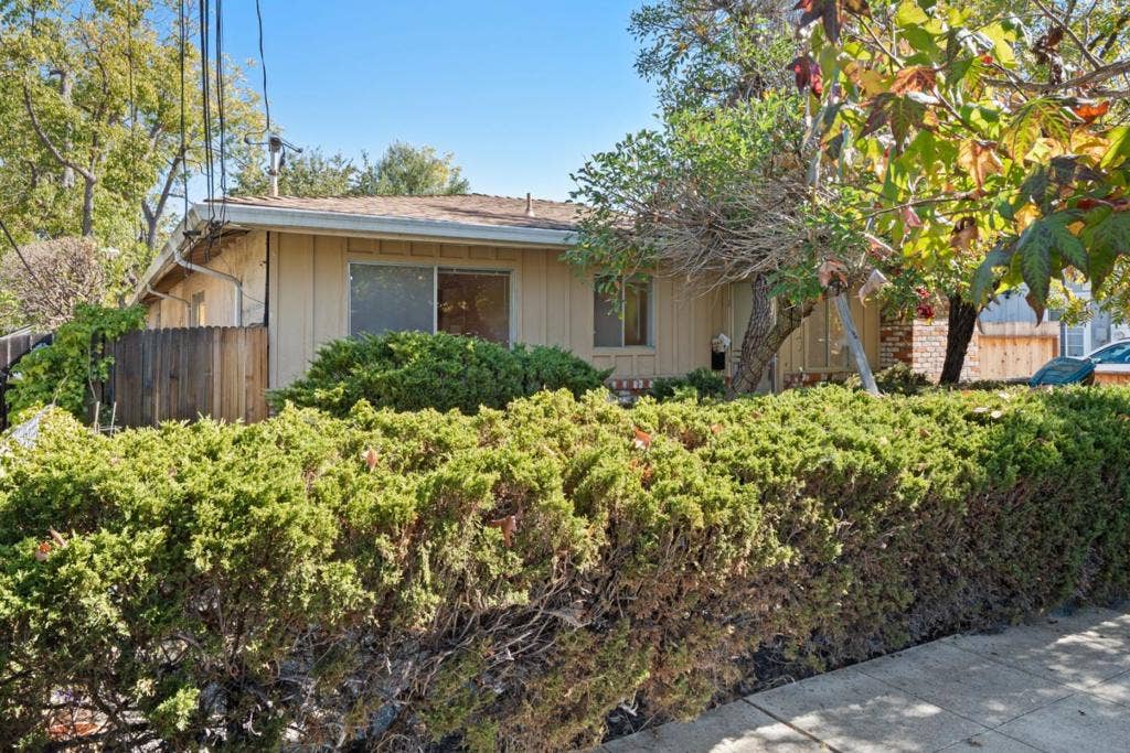 1337 Junipero Avenue, Redwood City, CA 94061