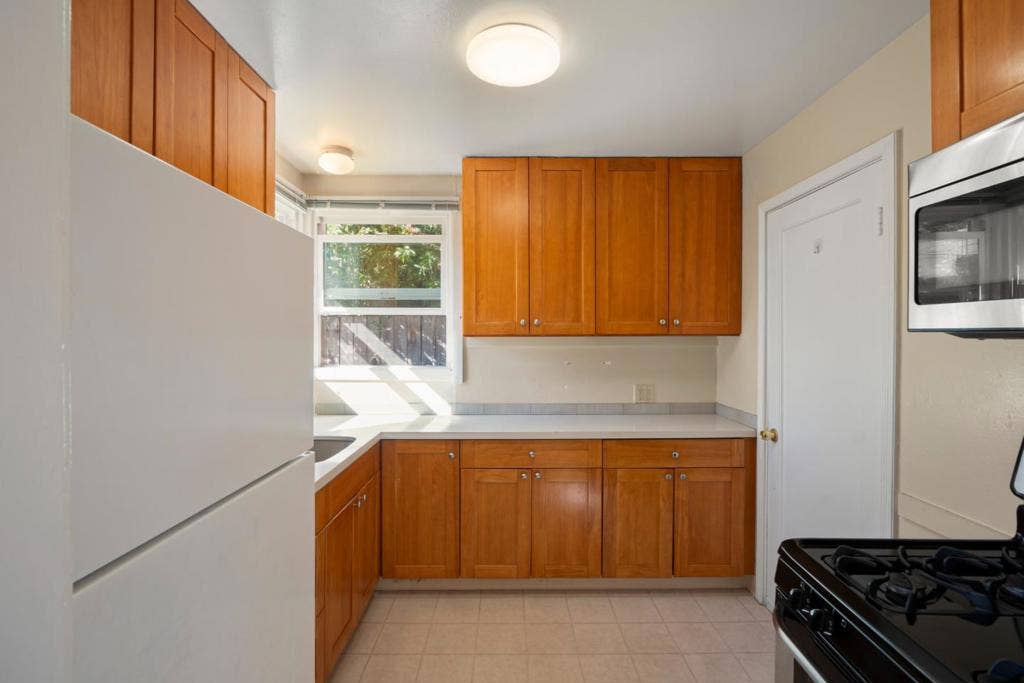 1712 Anamor Street, Redwood City, CA 94061