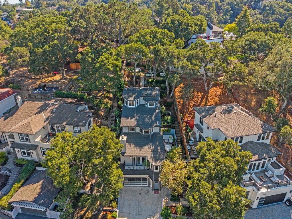 610 Lakeview Way, Redwood City, CA 94062