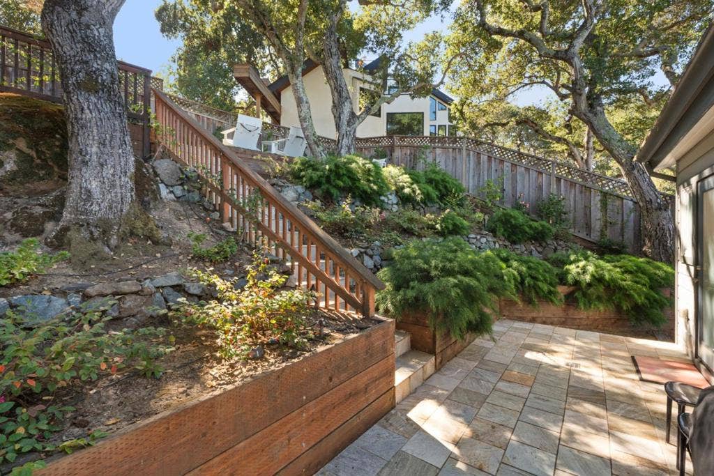 610 Lakeview Way, Redwood City, CA 94062