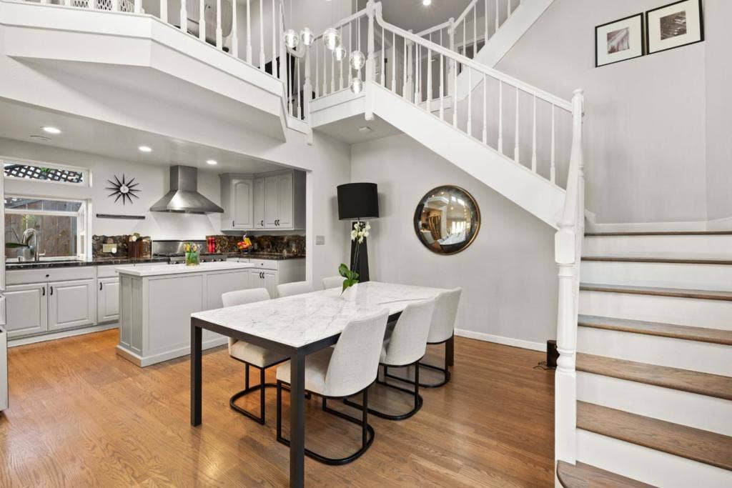 610 Lakeview Way, Redwood City, CA 94062