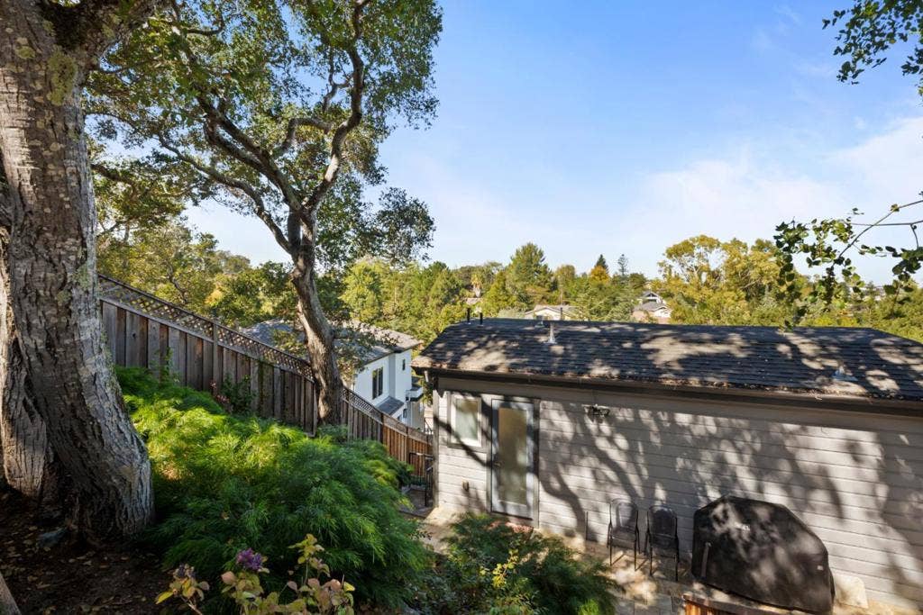 610 Lakeview Way, Redwood City, CA 94062