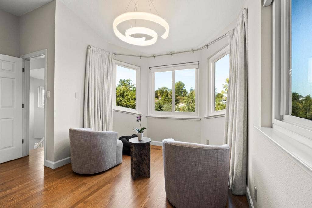 610 Lakeview Way, Redwood City, CA 94062