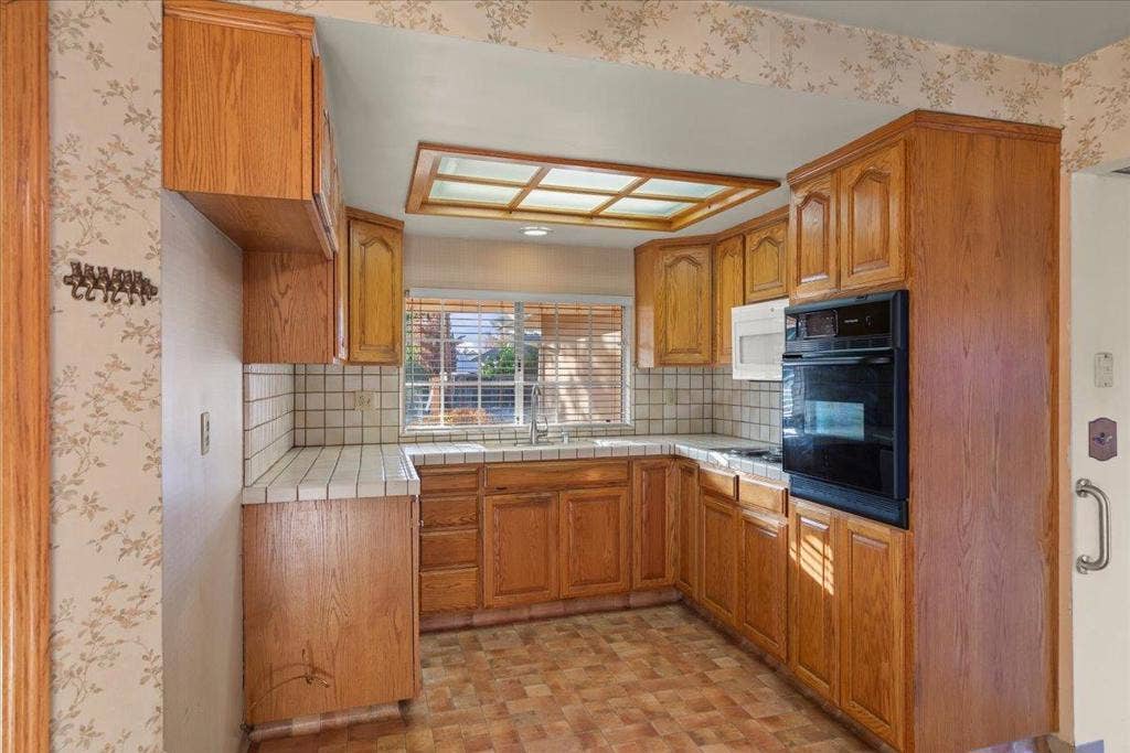 411 Radcliffe Drive, Santa Clara, CA 95051 411 Radcliffe Drive, Santa Clara, CA 95051