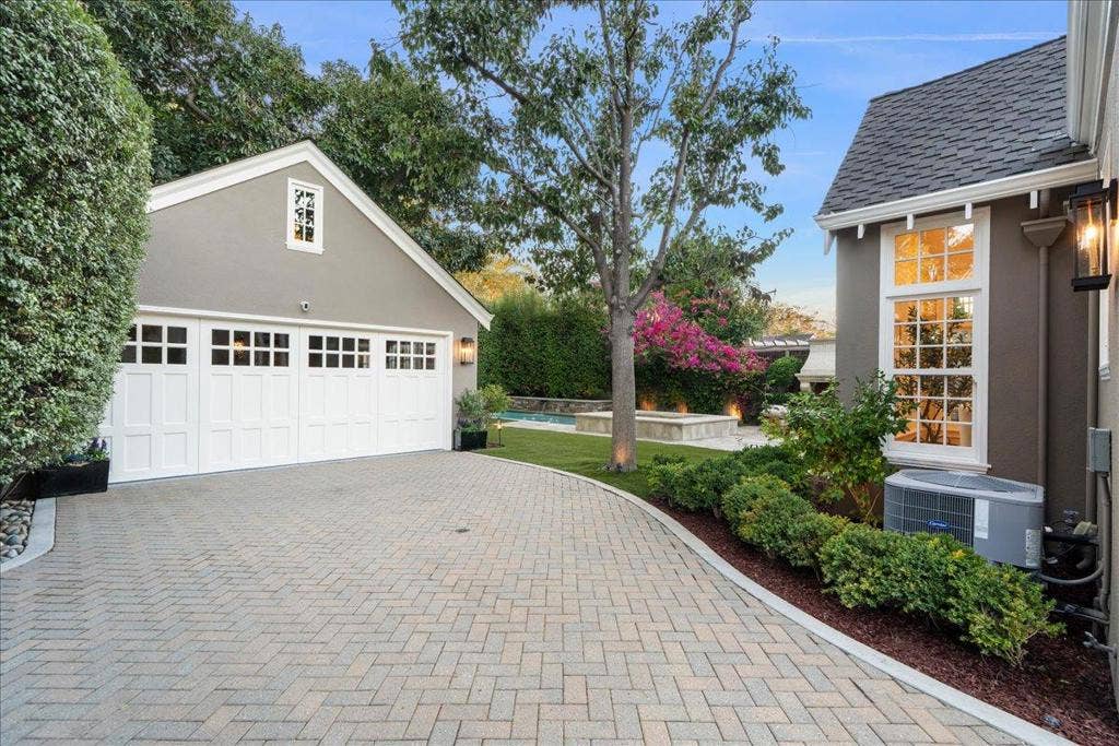 1071 Carolyn Avenue, San Jose, CA 95125 1071 Carolyn Avenue, San Jose, CA 95125