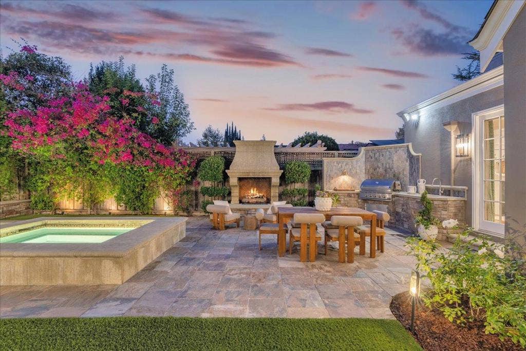 1071 Carolyn Avenue, San Jose, CA 95125 1071 Carolyn Avenue, San Jose, CA 95125