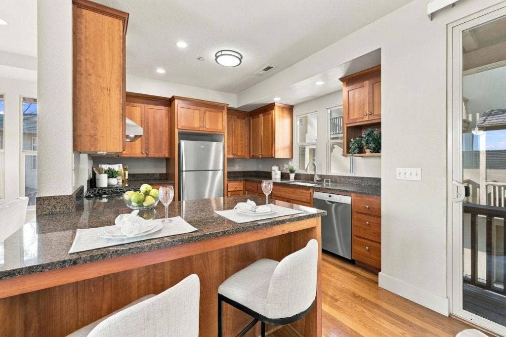 511 Southview Terrace, Santa Cruz, CA 95060 511 Southview Terrace, Santa Cruz, CA 95060