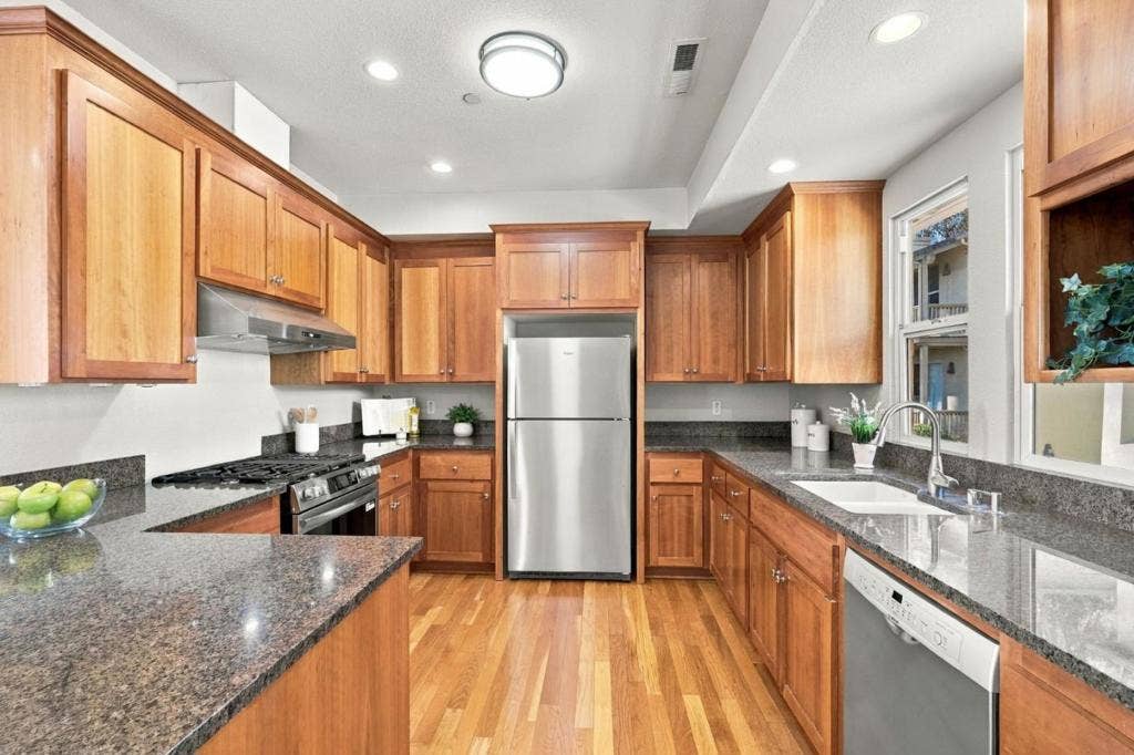 511 Southview Terrace, Santa Cruz, CA 95060 511 Southview Terrace, Santa Cruz, CA 95060