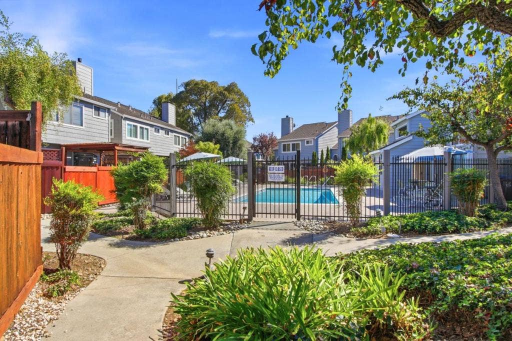 1596 Camden Village Circle, San Jose, CA 95124 1596 Camden Village Circle, San Jose, CA 95124