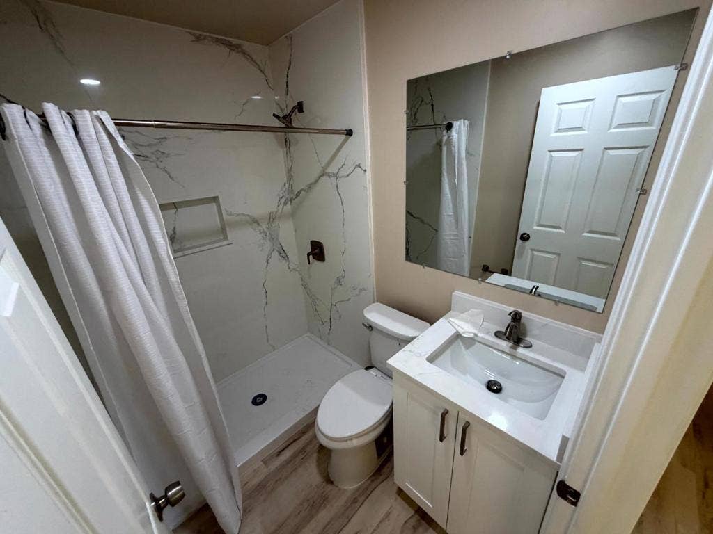 Salinas, CA 93905 Salinas, CA 93905
