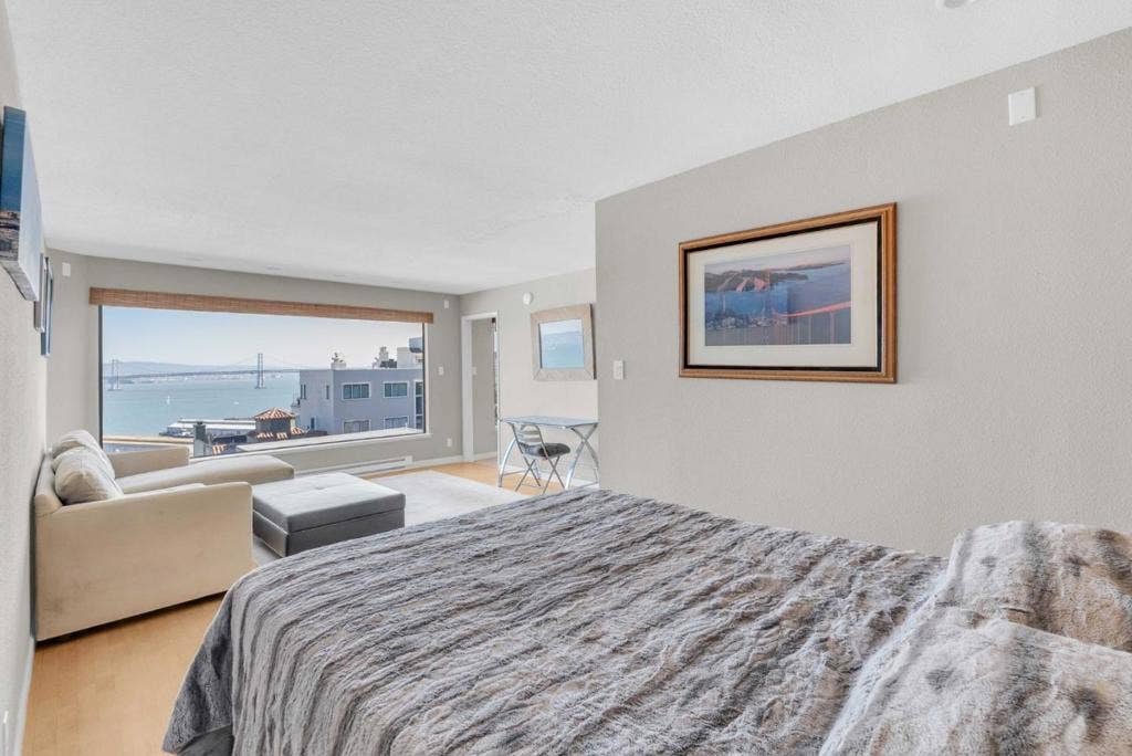 1451 Montgomery Street, #6, San Francisco, CA 94133 1451 Montgomery Street, #6, San Francisco, CA 94133