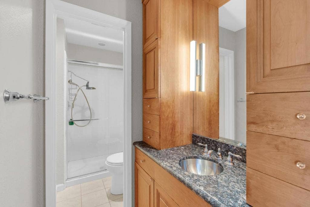 1451 Montgomery Street, #6, San Francisco, CA 94133 1451 Montgomery Street, #6, San Francisco, CA 94133