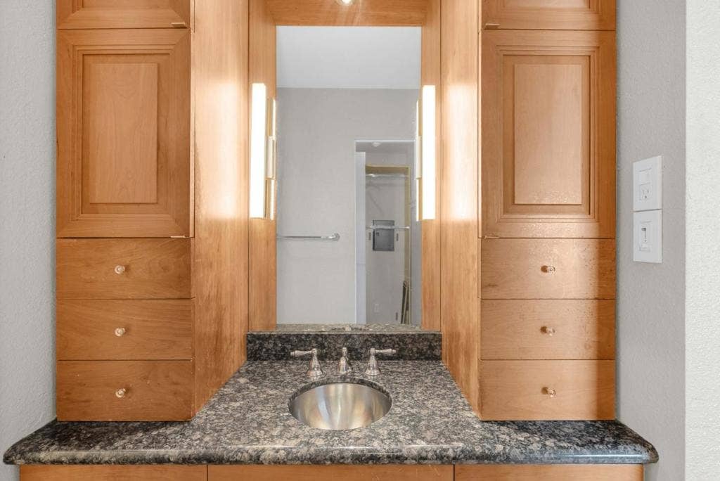 1451 Montgomery Street, #6, San Francisco, CA 94133 1451 Montgomery Street, #6, San Francisco, CA 94133