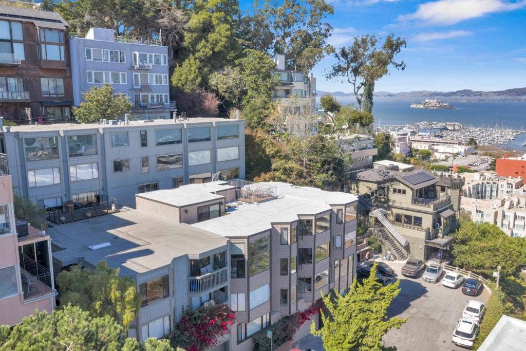 1451 Montgomery Street, #6, San Francisco, CA 94133 1451 Montgomery Street, #6, San Francisco, CA 94133