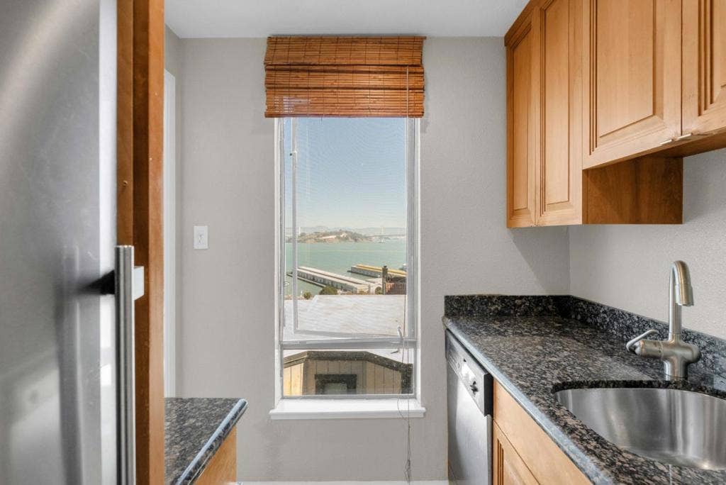 1451 Montgomery Street, #6, San Francisco, CA 94133 1451 Montgomery Street, #6, San Francisco, CA 94133