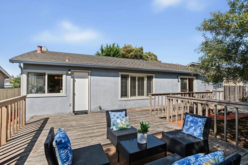 425 Kehoe Avenue, Half Moon Bay, CA 94019