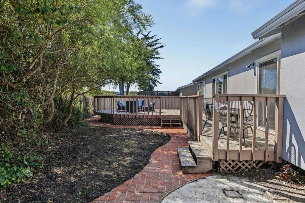 425 Kehoe Avenue, Half Moon Bay, CA 94019