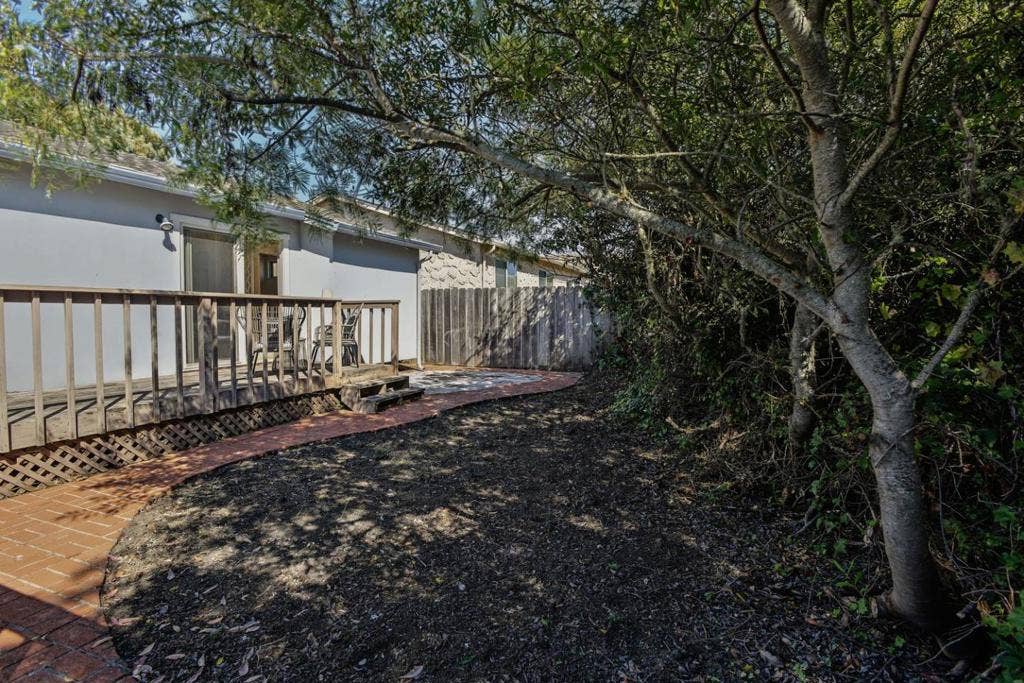 425 Kehoe Avenue, Half Moon Bay, CA 94019