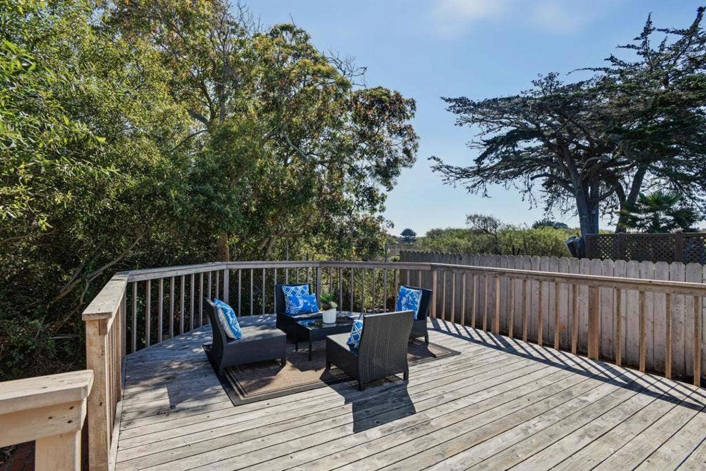 425 Kehoe Avenue, Half Moon Bay, CA 94019
