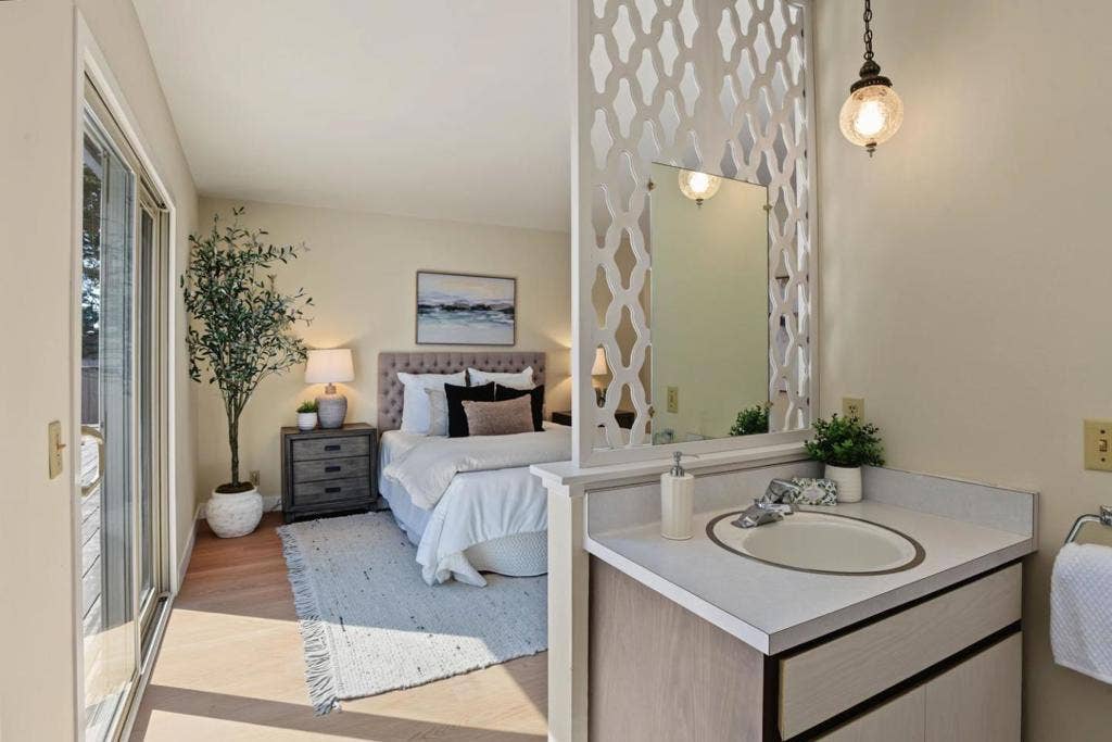 425 Kehoe Avenue, Half Moon Bay, CA 94019