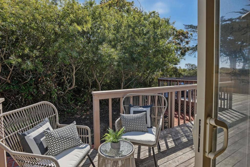 425 Kehoe Avenue, Half Moon Bay, CA 94019