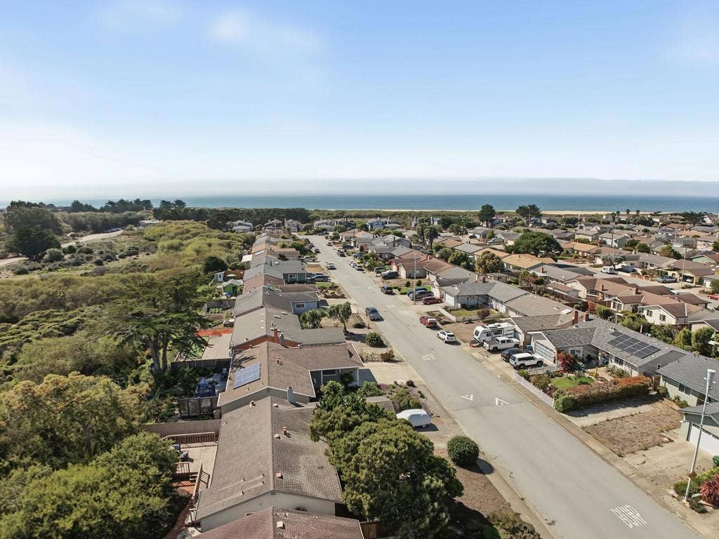 425 Kehoe Avenue, Half Moon Bay, CA 94019