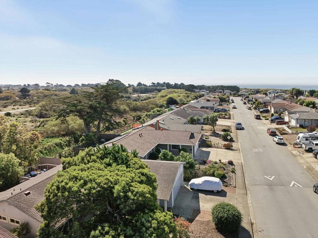 425 Kehoe Avenue, Half Moon Bay, CA 94019