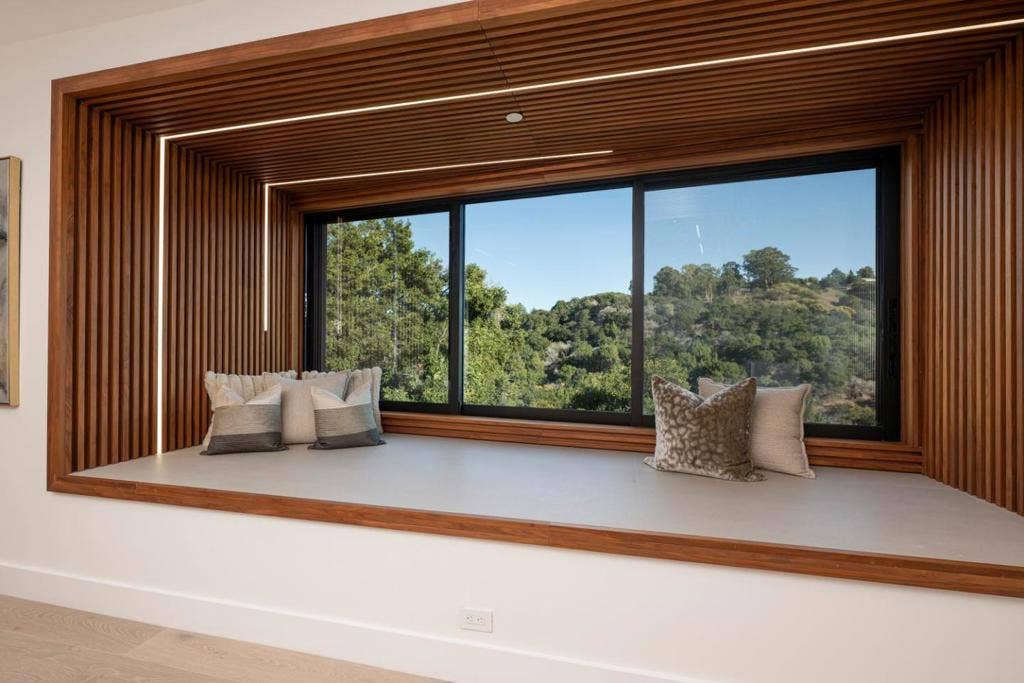 910 La Senda Road, Hillsborough, CA 94010