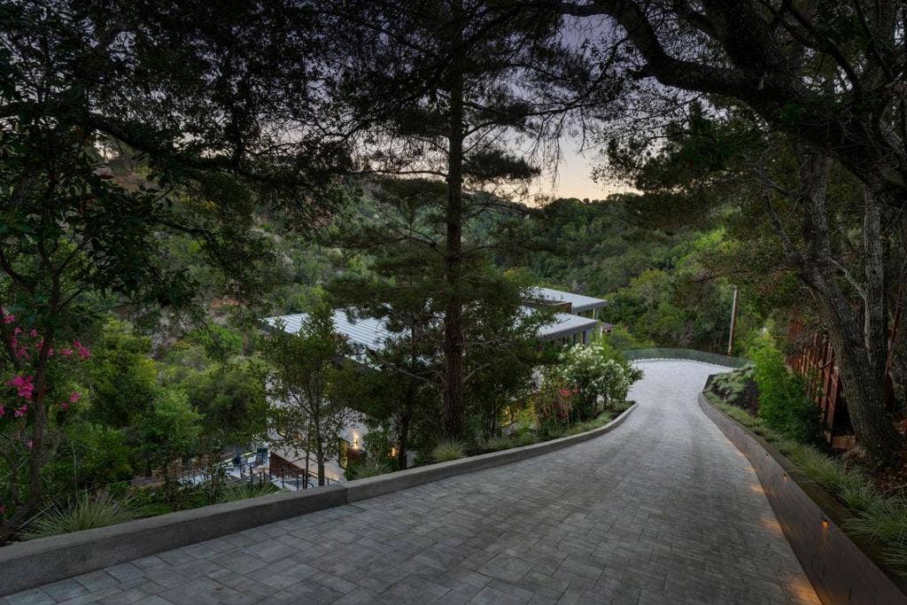 910 La Senda Road, Hillsborough, CA 94010