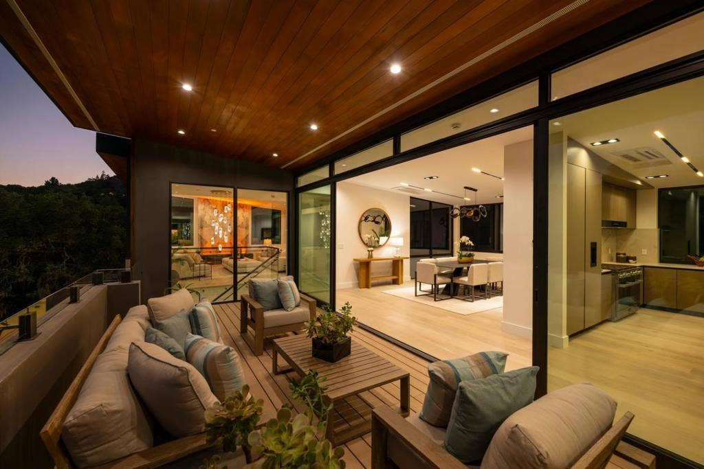 910 La Senda Road, Hillsborough, CA 94010