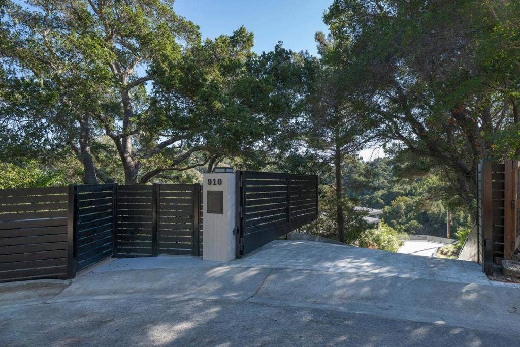 910 La Senda Road, Hillsborough, CA 94010